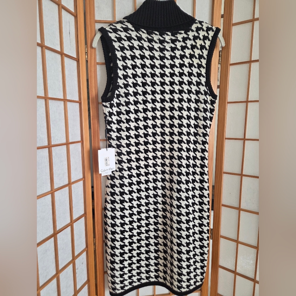 NWT CALVIN KLEIN BLACK/WHITE HOUNDSTOOTH KNIT SLEEVELESS SHEATH DRESS SIZE SMALL - Picture 2 of 7